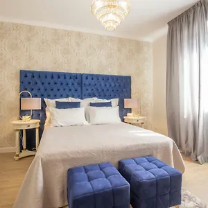 Apartment Crys: Apartments, Holiday, Business, Blu